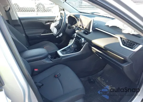 2024 Toyota Rav4 Xle z USA, uszkodzony, nr VIN 2T3P1RFV9RW448409